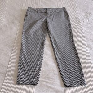 Old Navy Mid-Rise Pixie Ankle Pants in Houndstooth Size 2